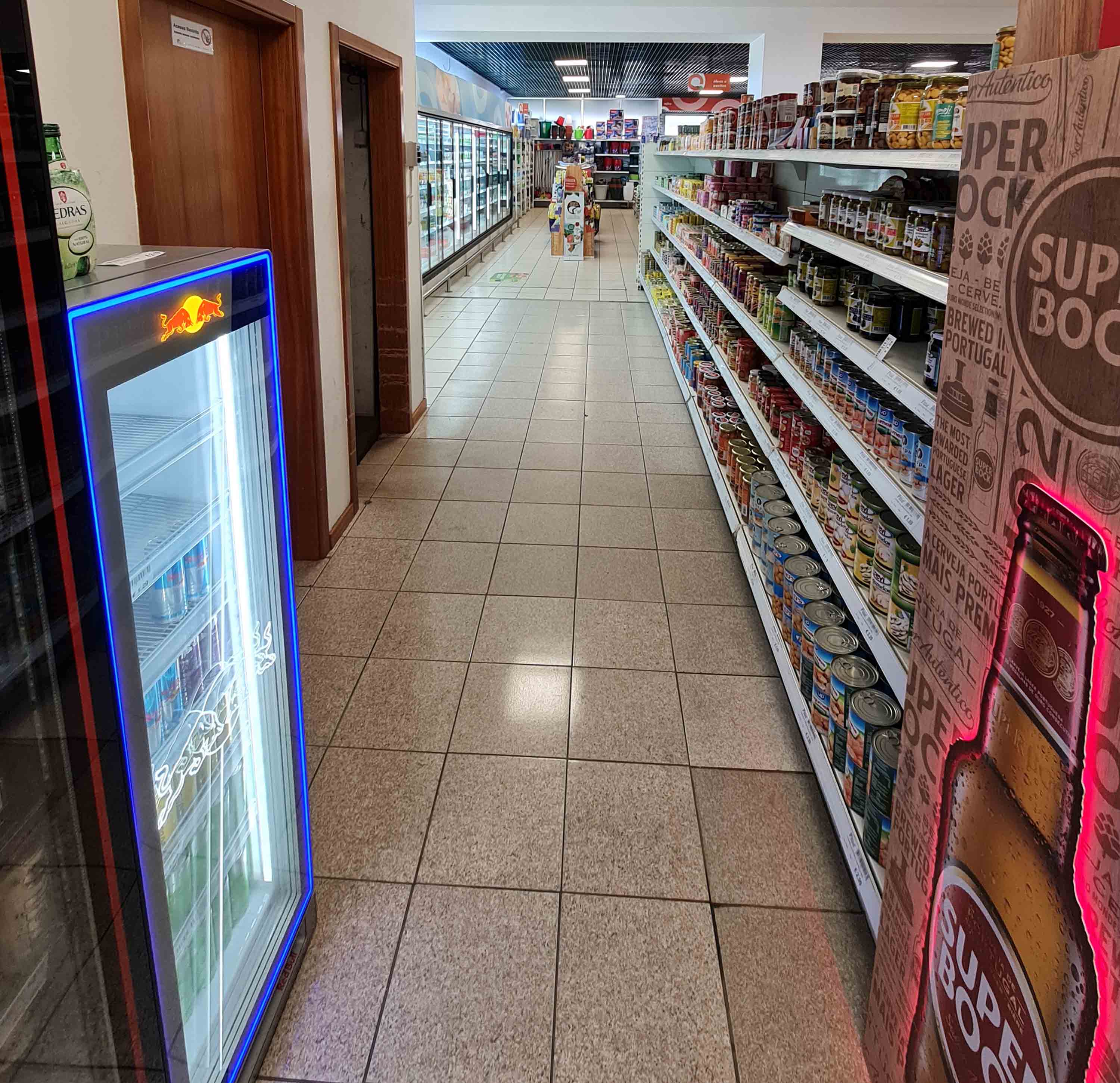 Corredor de Enlatados